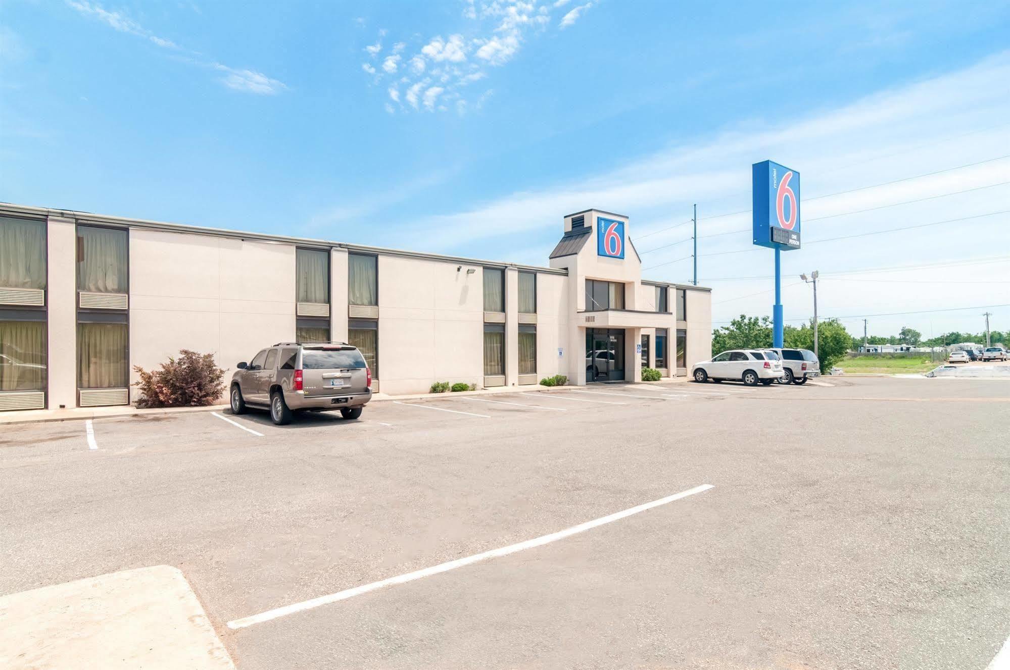 Hotel 6-oklahoma City, Ok - South